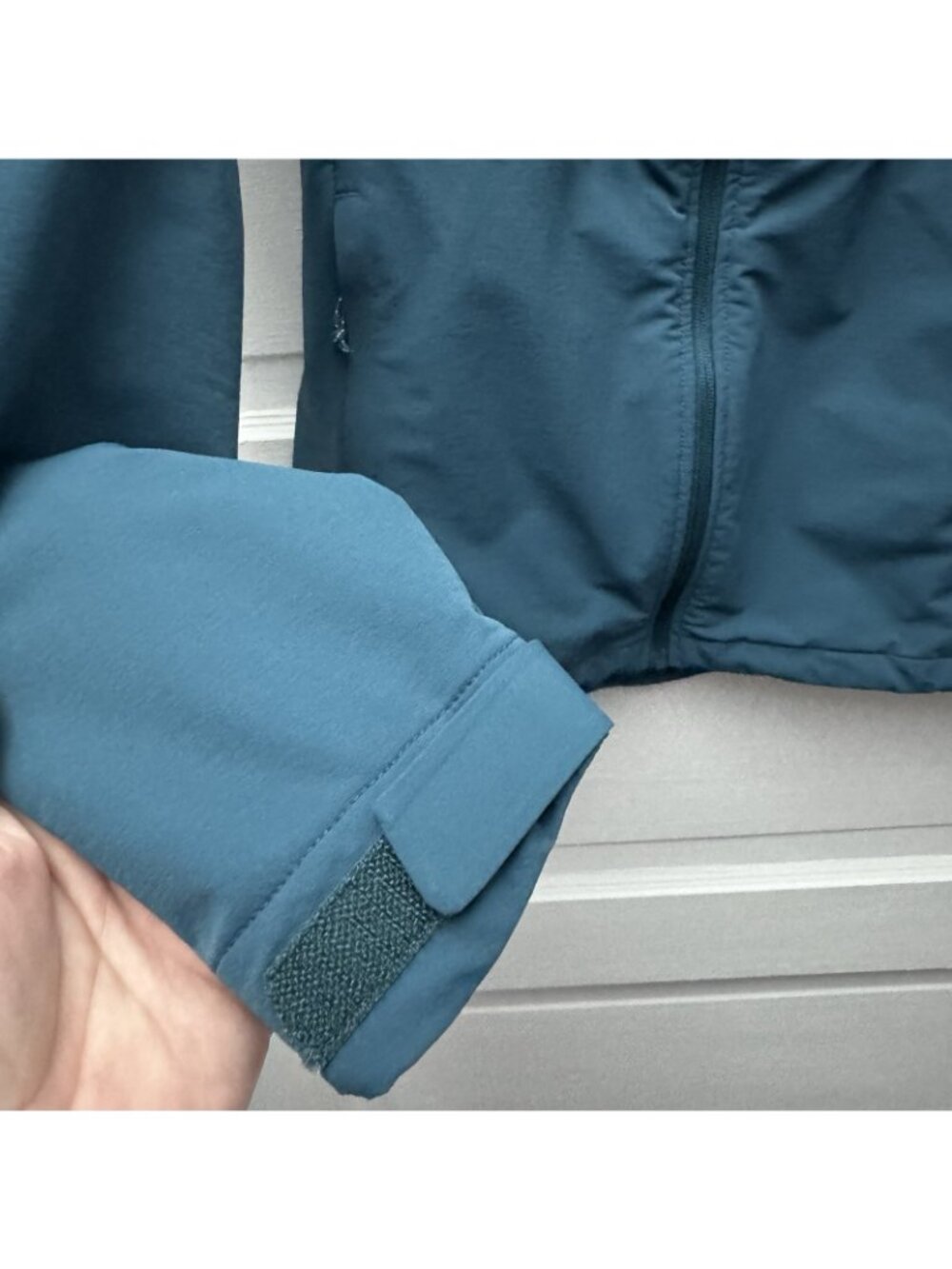 Kirkland Signature Women’s Softshell Jacket Hooded Teal Full Zip Small - Picture 3 of 11
